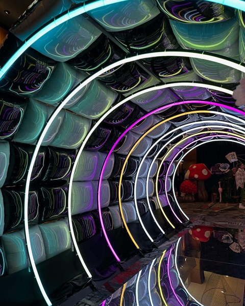 Astera-LED-Tunnel-by-LightSmiths-Seattle-Event-Lighting-LED-Tunnel