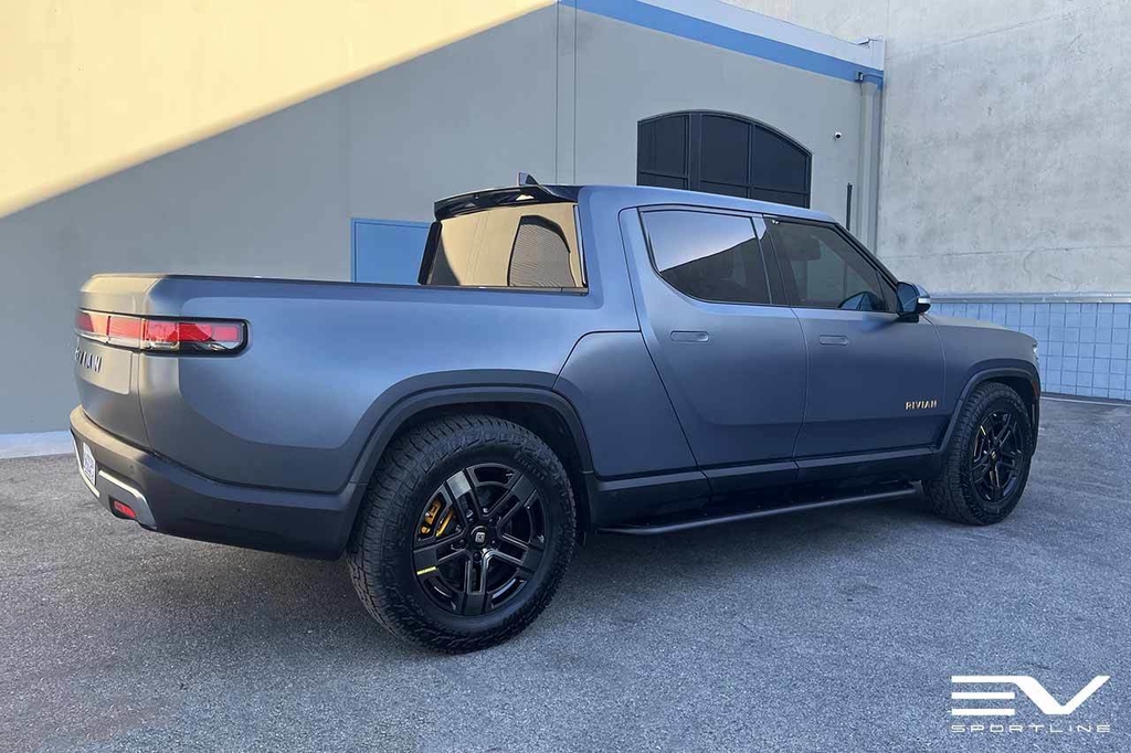 El Cap Granite Rivian R1T with Triple Square Rock Sliders - EV ...