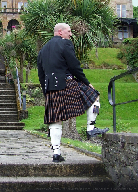 Steven Patrick Sim Oil Tartan   Glenburn Hotel   Isle of Bute - 3
