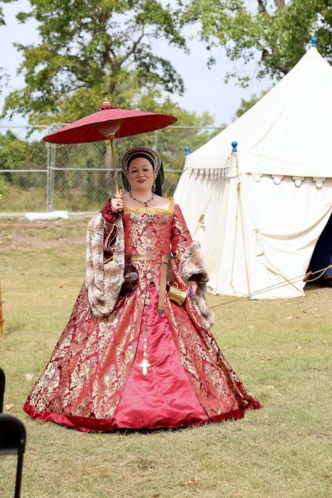 Custom Client Photo - April Malone as Anne Bolyn Nebraska Ren Faire